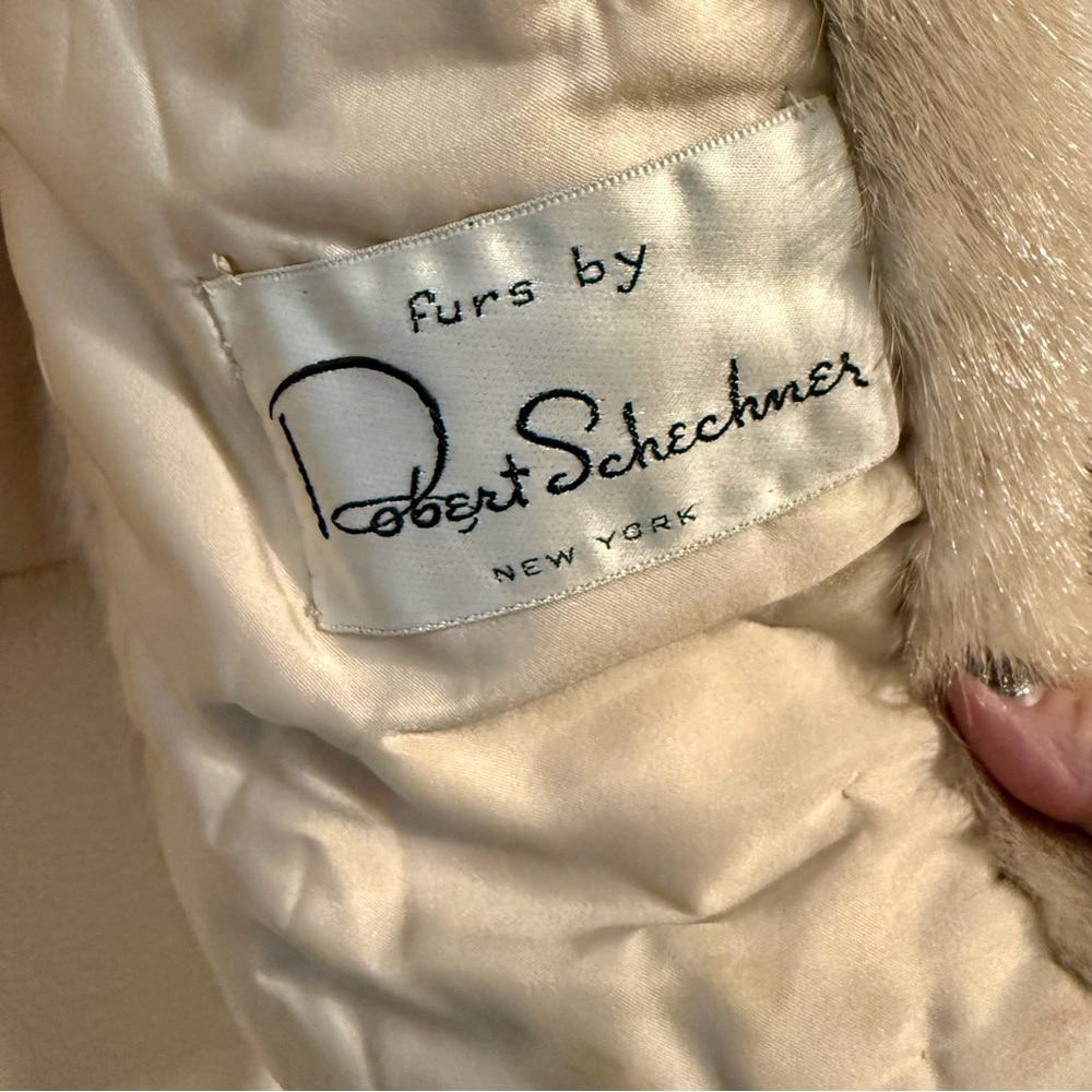 Vintage Furs by Robert Schechner Mink Stole Cape 60s/70s Dark Cream - Picture 13 of 16